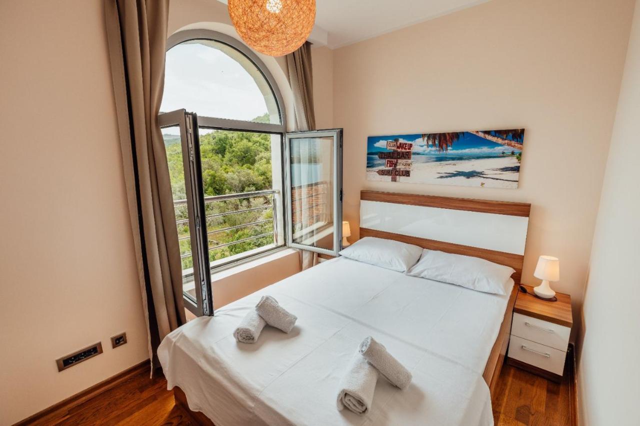 Apartmani Jelena Тиват Екстер'єр фото